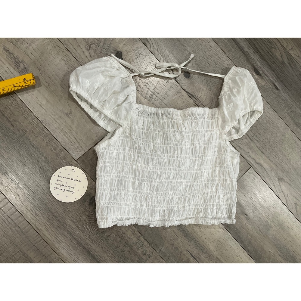 Passport Women White Eyelet Bow Embroidered Puff Sleeve Crop Top Large NEW - Picture 9 of 9
